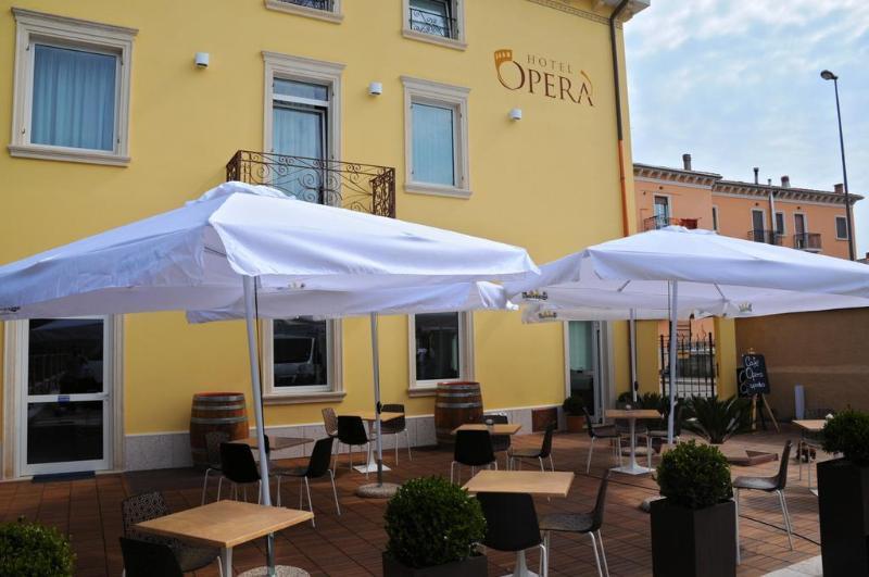 Hotel Opera Dossobuono Exterior photo