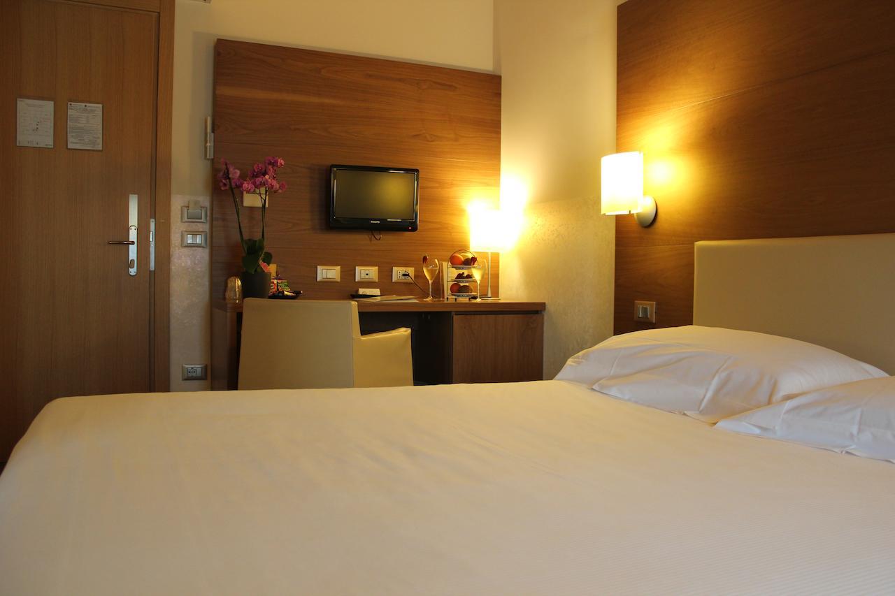 Hotel Opera Dossobuono Room photo